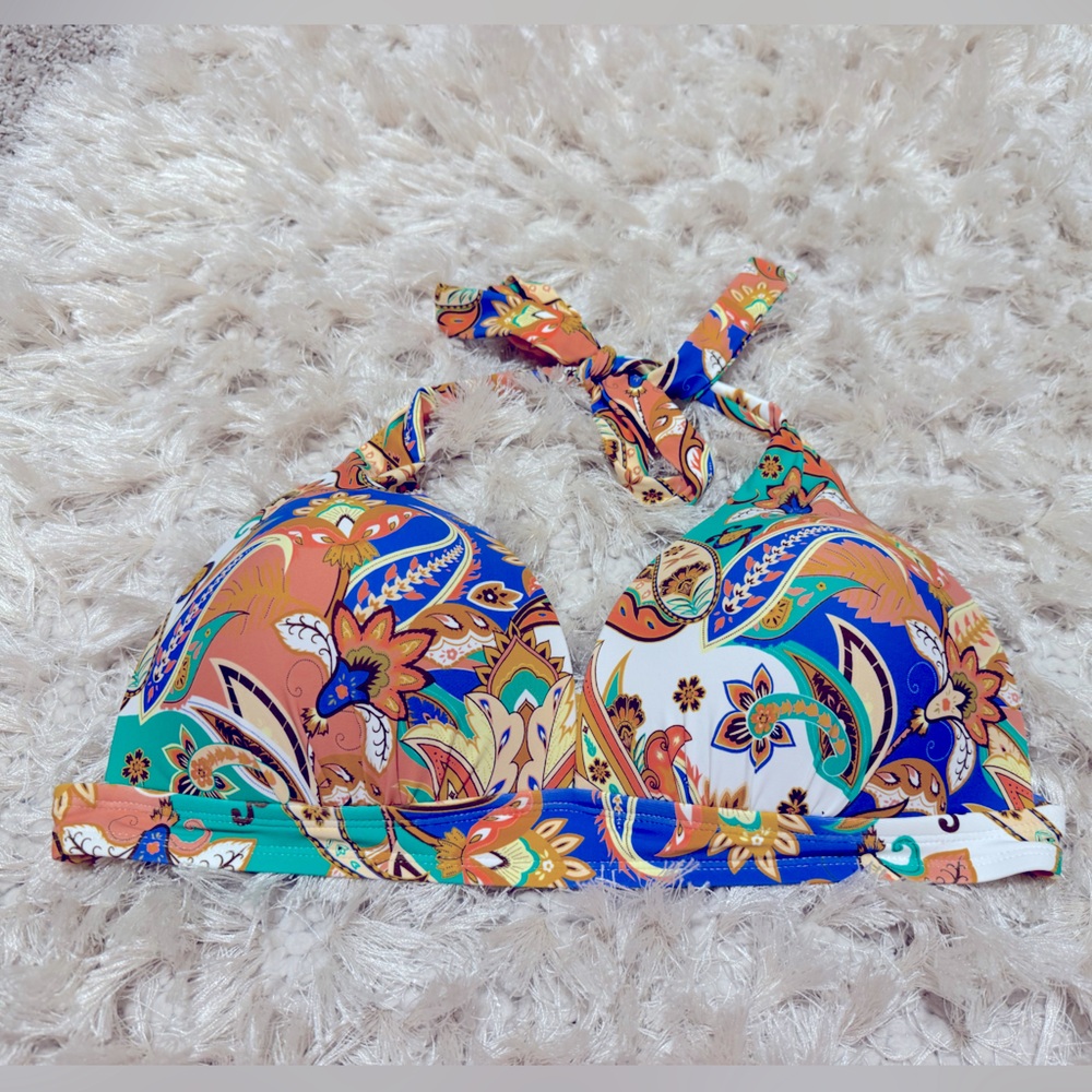 Brand New Antonio Melani Womens Paisley Print
Halter Padded Bra Bikini Top